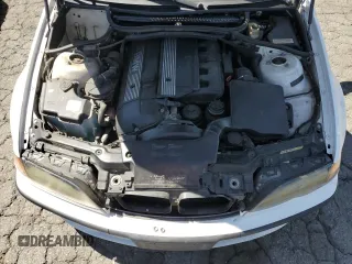 2005 BMW 3 Series 330i with VIN WBAEV53455KM41084, listed as a Copart auction lot 50338425 with 223,116 mi miles and Salvage title. Bid and sale history available at DreamBid. Image 11.