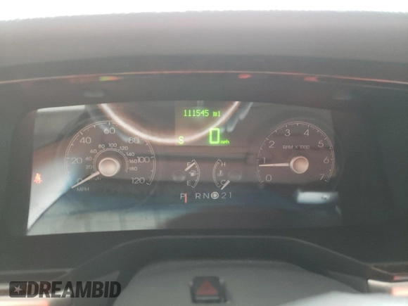2006 Lincoln Town Car Signature Limited z VIN 1LNHM82W06Y616150, wystawiony jako Copart lot #48248225 z przebiegiem 111 545 mil mil oraz Szkoda całkowita • Salvage title. Historia ofert i sprzedaży dostępna na DreamBid. Obrazek 9.