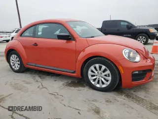 2018 Volkswagen Beetle S with VIN 3VWFD7AT5JM709146, listed as a Copart auction lot 44006375 with 28,297 mi miles and Salvage Title. Bid and sale history available at carsss.com. Image 4.