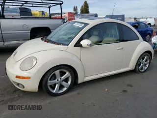 2006 Volkswagen Beetle with VIN 3VWSG31C86M413513, listed as a Copart auction lot 81557984 with 122,632 mi miles and Clean Title. Bid and sale history available at DreamBid. Image 1.