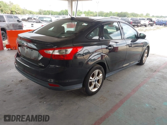 2013 Ford Focus SE z VIN 1FADP3F27DL343387, wystawiony jako IAAI lot #42409706 z przebiegiem 139 164 mil mil oraz . Historia ofert i sprzedaży dostępna na DreamBid. Obrazek 4.