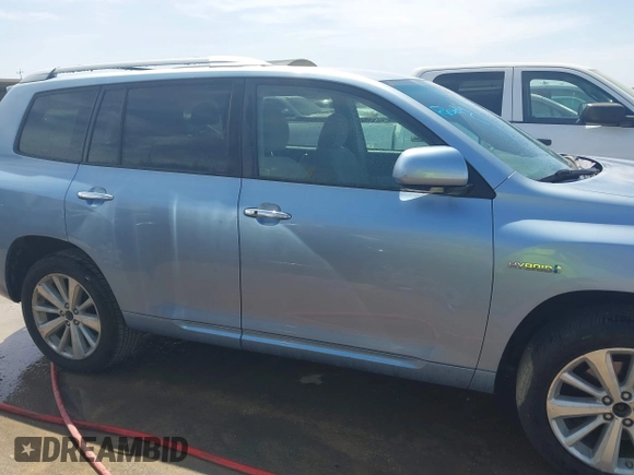 2009 Toyota Highlander Hybrid with VIN JTEEW41AX92033863, listed as a IAAI auction lot 41788531 with 215,787 mi miles. Bid and sale history available at carsss.com. Image 13.