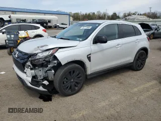 2023 Mitsubishi Outlander ES z VIN JA4ARUAU2PU007550, wystawiony jako Copart lot #53711665 z przebiegiem 50 385 mil mil oraz Szkoda całkowita • Salvage title. Historia ofert i sprzedaży dostępna na DreamBid. Obrazek 1.