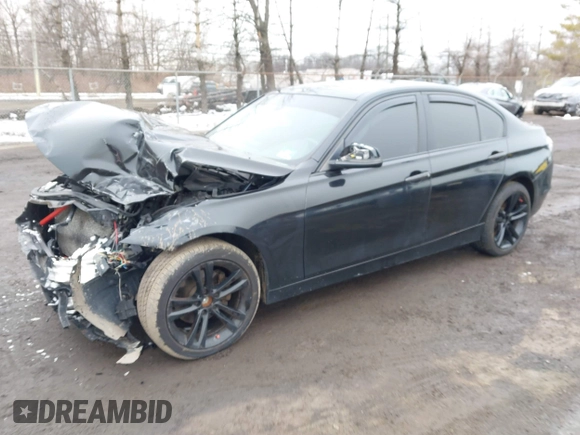 2015 BMW 3 Series 328i xDrive z VIN WBA3B5C55FF959652, wystawiony jako IAAI lot #41545937 z przebiegiem 101 637 mil mil oraz . Historia ofert i sprzedaży dostępna na DreamBid. Obrazek 22.