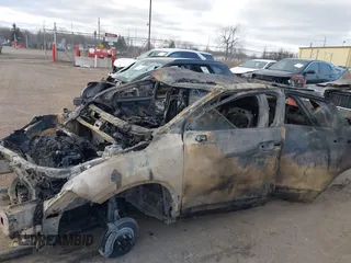 2025 Chevrolet Blazer LT z VIN 3GNKBCR49SS104614, wystawiony jako IAAI lot #41258928 z przebiegiem Nie podano mil oraz . Historia ofert i sprzedaży dostępna na DreamBid. Obrazek 6.