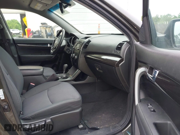 2012 Kia Sorento LX with VIN 5XYKT3A65CG254788, listed as a IAAI auction lot 42213355 with 137,772 mi miles and . Bid and sale history available at carsss.com. Image 5.