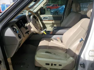 2008 Ford Expedition Eddie Bauer z VIN 1FMFU17518LA16767, wystawiony jako Copart lot #53428865 z przebiegiem 400 310 mil mil oraz Szkody całkowita. Historia ofert i sprzedaży dostępna na DreamBid. Obrazek 7.