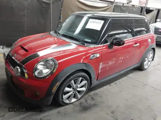 2013 MINI Hardtop S with VIN WMWSV3C50DT392160, listed as a IAAI auction lot 41893232 with 70,922 mi miles and . Bid and sale history available at DreamBid. Image 16.