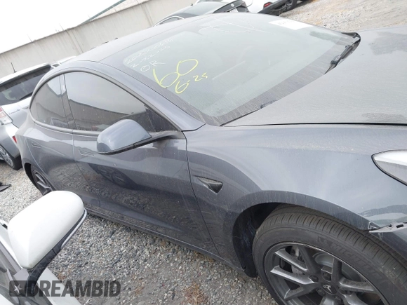 2023 Tesla Model 3 z VIN 5YJ3E1EAXPF403095, wystawiony jako IAAI lot #42151764 z przebiegiem 17 872 mil mil oraz . Historia ofert i sprzedaży dostępna na DreamBid. Obrazek 13.