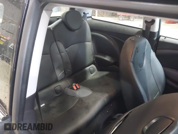 2009 MINI Hardtop with VIN WMWMF33569TU73595, listed as a IAAI auction lot 42229008 with 131,793 mi miles and . Bid and sale history available at DreamBid. Image 8.