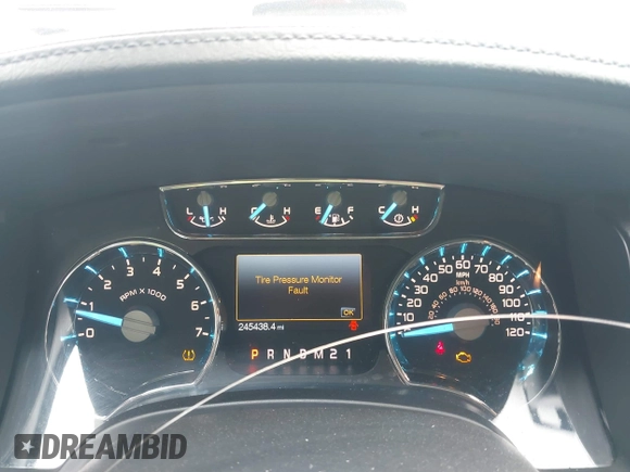 2012 Ford F-150 XL z VIN 1FTFW1CF0CFA17610, wystawiony jako IAAI lot #42110692 z przebiegiem 245 438 mil mil oraz . Historia ofert i sprzedaży dostępna na DreamBid. Obrazek 7.