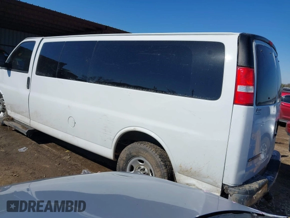 2019 Chevrolet Express Passenger LT с VIN 1GAZGPFG0K1282307, выставлен на аукционе IAAI как лот 41562519 с пробегом 175 934 миль миль и . История ставок и продаж доступна на DreamBid. Изображение 3.