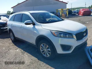 2016 Kia Sorento LX z VIN 5XYPGDA50GG093828, wystawiony jako IAAI lot #42215346 z przebiegiem 154 299 mil mil oraz . Historia ofert i sprzedaży dostępna na DreamBid. Obrazek 1.