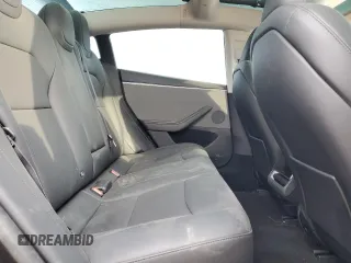 2024 Tesla Model 3 z VIN 5YJ3E1EA5RF741944, wystawiony jako Copart lot #45755205 z przebiegiem Nie podano mil oraz Szkody całkowita. Historia ofert i sprzedaży dostępna na DreamBid. Obrazek 11.