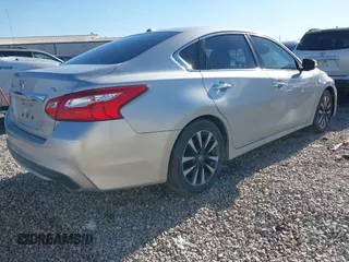 2017 Nissan Altima SL z VIN 1N4AL3AP7HC145805, wystawiony jako IAAI lot #41391734 z przebiegiem 121 753 mil mil oraz . Historia ofert i sprzedaży dostępna na DreamBid. Obrazek 4.
