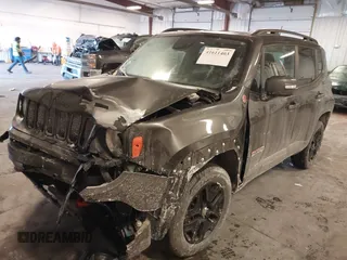 2018 Jeep Renegade Trailhawk with VIN ZACCJBCB7JPG85967, listed as a IAAI auction lot 41611403 with 70,073 mi miles. Bid and sale history available at carsss.com. Image 17.