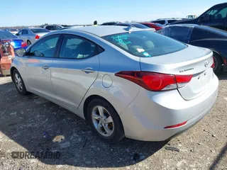 2015 Hyundai Elantra SE z VIN 5NPDH4AE9FH562261, wystawiony jako IAAI lot #41710313 z przebiegiem 74 824 mil mil oraz . Historia ofert i sprzedaży dostępna na DreamBid. Obrazek 3.