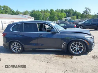 2020 BMW X5 xDrive40i with VIN 5UXCR6C06L9B16189, listed as a IAAI auction lot 42364103 with Not provided miles and . Bid and sale history available at DreamBid. Image 13.