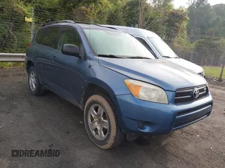 2006 Toyota RAV4 with VIN JTMZK33VX66002306, listed as a IAAI auction lot 42075057 with 271,662 mi miles. Bid and sale history available at carsss.com. Image 1.