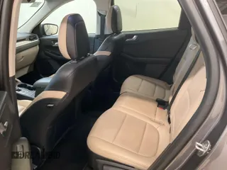 2021 Ford Escape SEL Hybrid z VIN 1FMCU9CZ7MUA83422, wystawiony jako IAAI lot #42743365 z przebiegiem 70 851 mil mil oraz . Historia ofert i sprzedaży dostępna na DreamBid. Obrazek 8.