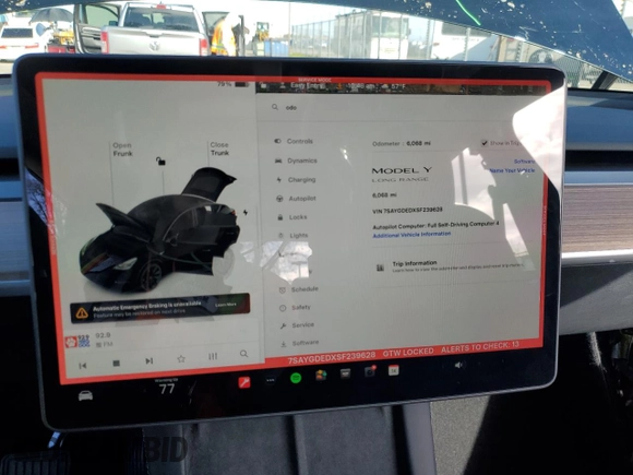 2025 Tesla Model Y Long Range with VIN 7SAYGDEDXSF239628, listed as a Copart auction lot 45468295 with 6,068 mi miles and Salvage Title. Bid and sale history available at DreamBid. Image 9.