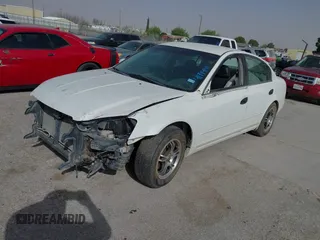 2005 Nissan Altima 2.5 S with VIN 1N4AL11D15C136765, listed as a IAAI auction lot 41944141 with 233,961 mi miles. Bid and sale history available at carsss.com. Image 2.