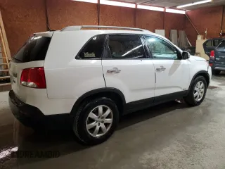2013 Kia Sorento LX with VIN 5XYKTDA26DG310564, listed as a Copart auction lot 50154475 with 206,517 mi miles and Salvage Title. Bid and sale history available at carsss.com. Image 3.