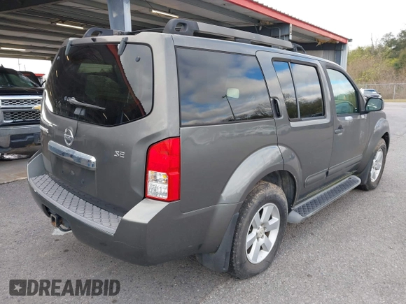 2008 Nissan Pathfinder S with VIN 5N1AR18U98C631956, listed as a IAAI auction lot 41193987 with 172,596 mi miles. Bid and sale history available at carsss.com. Image 4.