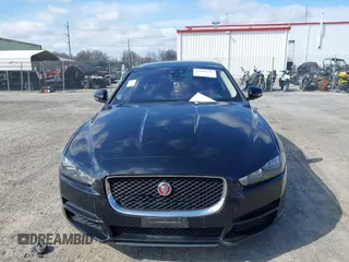 2019 Jaguar XE 25t with VIN SAJAR4FX2KCP52632, listed as a IAAI auction lot 41585317 with 1 mi miles. Bid and sale history available at carsss.com. Image 11.