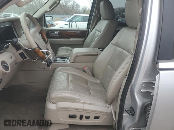 2012 Lincoln Navigator z VIN 5LMJJ2J53CEL01546, wystawiony jako Copart lot #51806275 z przebiegiem 212 022 mil mil oraz Szkoda całkowita • Salvage title. Historia ofert i sprzedaży dostępna na DreamBid. Obrazek 7.