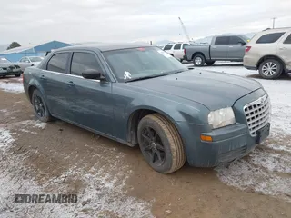 2005 Chrysler 300 with VIN 2C3JA43R85H662855, listed as a IAAI auction lot 41061588 with 1 mi miles. Bid and sale history available at carsss.com. Image 1.