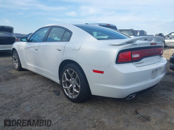 2014 Dodge Charger SXT with VIN 2C3CDXHG4EH337807, listed as a IAAI auction lot 42027319 with 151,988 mi miles. Bid and sale history available at carsss.com. Image 3.