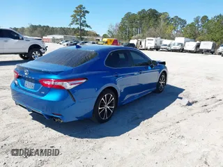 2020 Toyota Camry SE z VIN 4T1G11AKXLU371905, wystawiony jako IAAI lot #41868062 z przebiegiem 103 336 mil mil oraz . Historia ofert i sprzedaży dostępna na DreamBid. Obrazek 4.