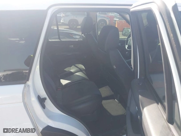 2011 Land Rover Range Rover Sport HSE with VIN SALSF2D45BA260707, listed as a IAAI auction lot 41997668 with 183,512 mi miles. Bid and sale history available at carsss.com. Image 8.