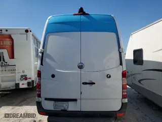 2018 Freightliner Sprinter Cargo Van with VIN WDYPE7CD7JP616380, listed as a Copart auction lot 77013644 with 194,981 mi miles and Clean Title. Bid and sale history available at carsss.com. Image 6.