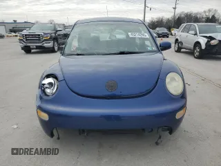2004 Volkswagen New Beetle Coupe GLS with VIN 3VWCK31C04M409620, listed as a Copart auction lot 45214295 with 131,602 mi miles and Salvage Title. Bid and sale history available at carsss.com. Image 5.