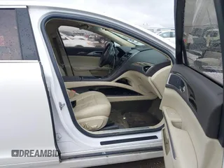 2014 Lincoln MKZ with VIN 3LN6L2GK2ER804677, listed as a IAAI auction lot 41553543 with 123,661 mi miles. Bid and sale history available at carsss.com. Image 5.