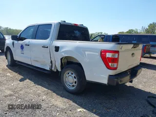 2021 Ford F-150 XL z VIN 1FTEW1C5XMKE11370, wystawiony jako IAAI lot #40300673 z przebiegiem 37 300 mil mil oraz . Historia ofert i sprzedaży dostępna na DreamBid. Obrazek 3.
