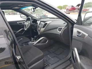 2017 Hyundai Veloster Value Edition with VIN KMHTC6AD9HU317347, listed as a IAAI auction lot 41800746 with 32,550 mi miles. Bid and sale history available at carsss.com. Image 5.