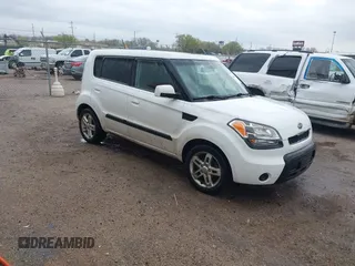 2010 Kia Soul + with VIN KNDJT2A21A7138288, listed as a IAAI auction lot 41922152 with 147,235 mi miles. Bid and sale history available at carsss.com. Image 1.