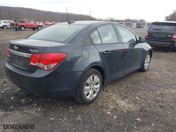 2015 Chevrolet Cruze LS with VIN 1G1PA5SH1F7231543, listed as a IAAI auction lot 42031679 with 197,503 mi miles. Bid and sale history available at carsss.com. Image 4.