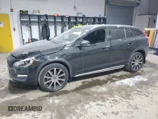 2015 Volvo V60 Cross Country T5 with VIN YV4612HK1F1001506, listed as a Copart auction lot 86145044 with 154,826 mi miles and Salvage Title. Bid and sale history available at carsss.com. Image 1.