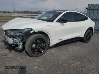 2023 Ford Mustang Mach-E Premium с VIN 3FMTK3SU1PMA16364, выставлен на аукционе Copart как лот 53627595 с пробегом 26 234 миль миль и Списание • Salvage title. История ставок и продаж доступна на DreamBid. Изображение 1.