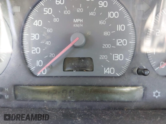 1998 Volvo S70 with VIN YV1LS5549W2431220, listed as a IAAI auction lot 42018741 with 1 mi miles. Bid and sale history available at carsss.com. Image 7.
