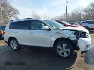 2013 Toyota Highlander Limited z VIN 5TDDK3EH1DS197498, wystawiony jako IAAI lot #41712837 z przebiegiem 74 023 mil mil oraz . Historia ofert i sprzedaży dostępna na DreamBid. Obrazek 14.