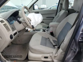 2008 Ford Escape XLT z VIN 1FMCU03148KD67100, wystawiony jako Copart lot #48525425 z przebiegiem 182 122 mil mil oraz Szkoda całkowita • Salvage title. Historia ofert i sprzedaży dostępna na DreamBid. Obrazek 7.