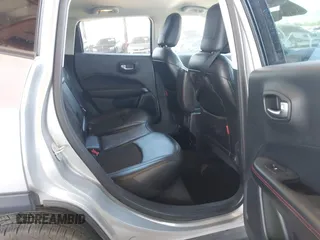 2019 Jeep Compass Trailhawk z VIN 3C4NJDDB1KT812953, wystawiony jako IAAI lot #42178451 z przebiegiem 76 269 mil mil oraz . Historia ofert i sprzedaży dostępna na DreamBid. Obrazek 8.