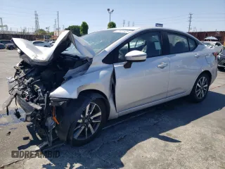 2021 Nissan Versa SV z VIN 3N1CN8EV5ML912488, wystawiony jako Copart lot #57531625 z przebiegiem 79 158 mil mil oraz Szkoda całkowita • Salvage title. Historia ofert i sprzedaży dostępna na DreamBid. Obrazek 1.