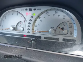 2003 Toyota Camry LE z VIN 4T1BF32K03U561492, wystawiony jako IAAI lot #41607321 z przebiegiem 171 920 mil mil oraz . Historia ofert i sprzedaży dostępna na DreamBid. Obrazek 7.