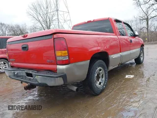 2001 GMC Sierra 1500 SLE z VIN 2GTEC19V911393178, wystawiony jako IAAI lot #41467614 z przebiegiem 208 353 mil mil oraz . Historia ofert i sprzedaży dostępna na DreamBid. Obrazek 4.